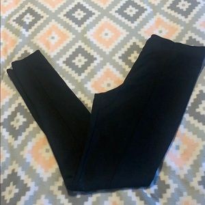 Black leggings/pants